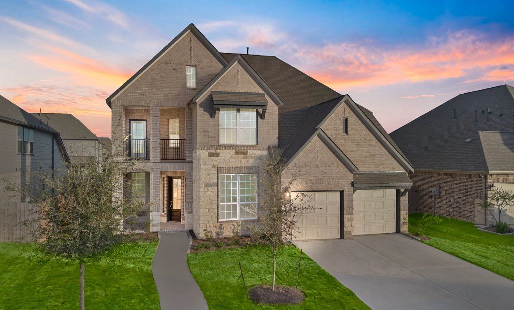 Interior:Welcome home to 2027 Emerald Cove Drive located in the community of StoneCreek Estates zoned to