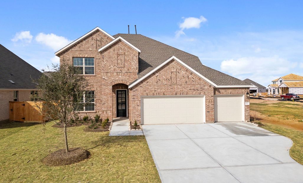 Interior:Welcome home to 2025 Blue Mar Drive located in Sunterra Lakes