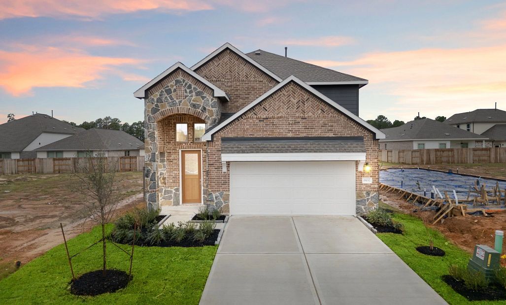 Interior:Welcome home to 19032 Magnolia Willow Lane located in the community of Emory Glen and zoned to