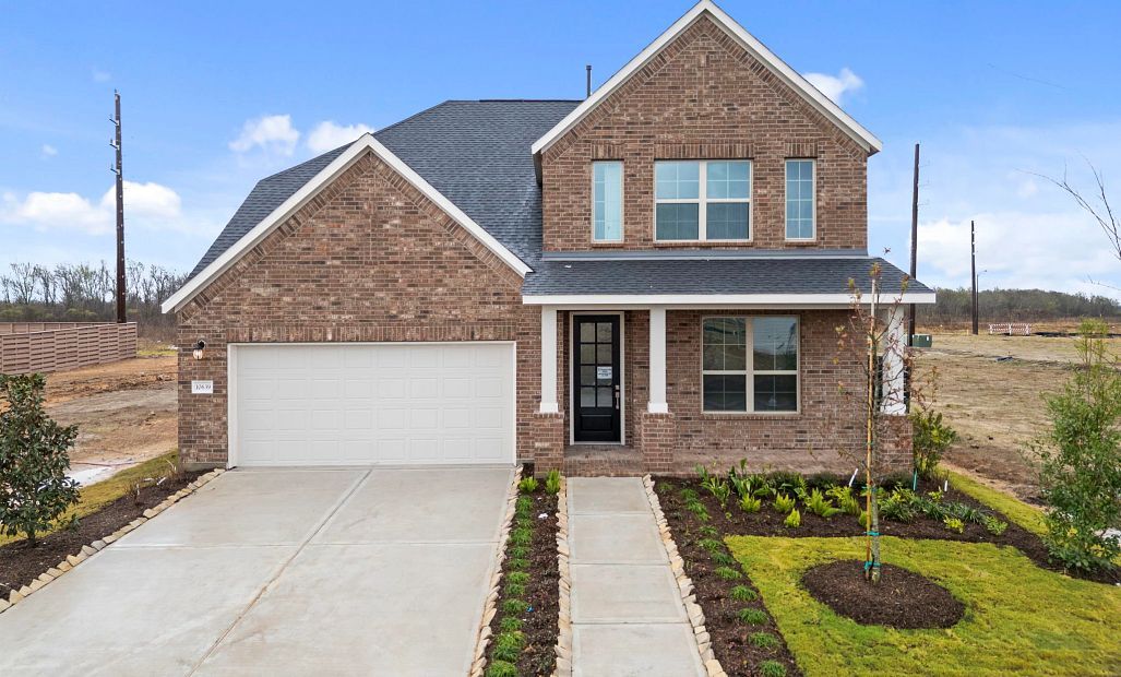 Interior:Welcome home to 10639 Forward Drive located in Austin Point and zoned to Lamar CISD.