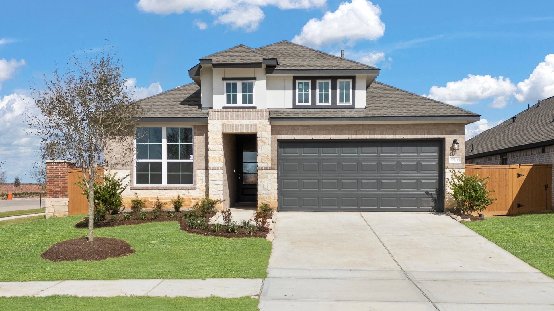Interior:Welcome home to 27538 Beachside Arbor Drive located in the master planned community of Sunterra and