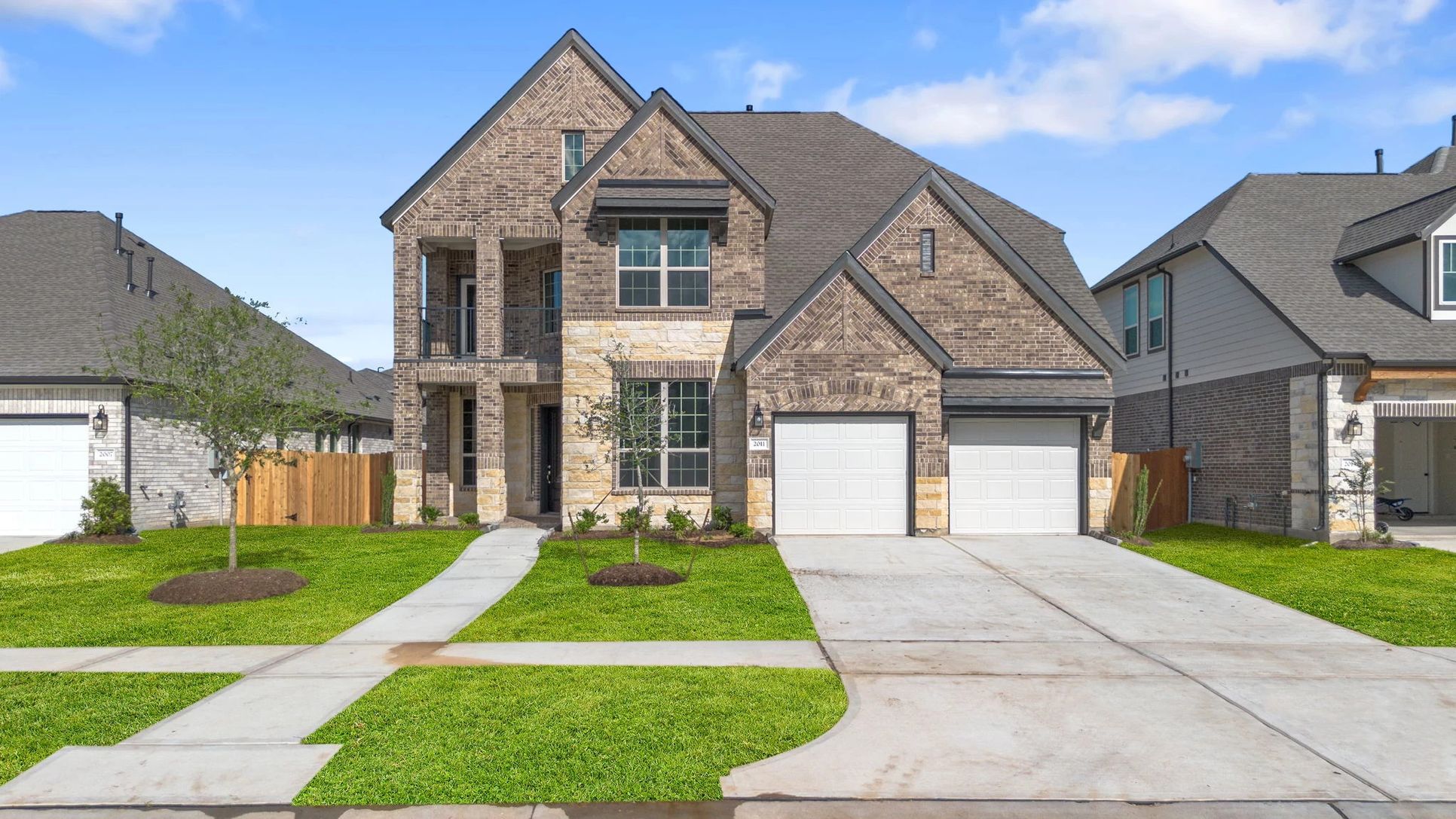 Interior:Welcome home to 2011 Quarry Harbor Drive located in the community of StoneCreek Estates zoned to