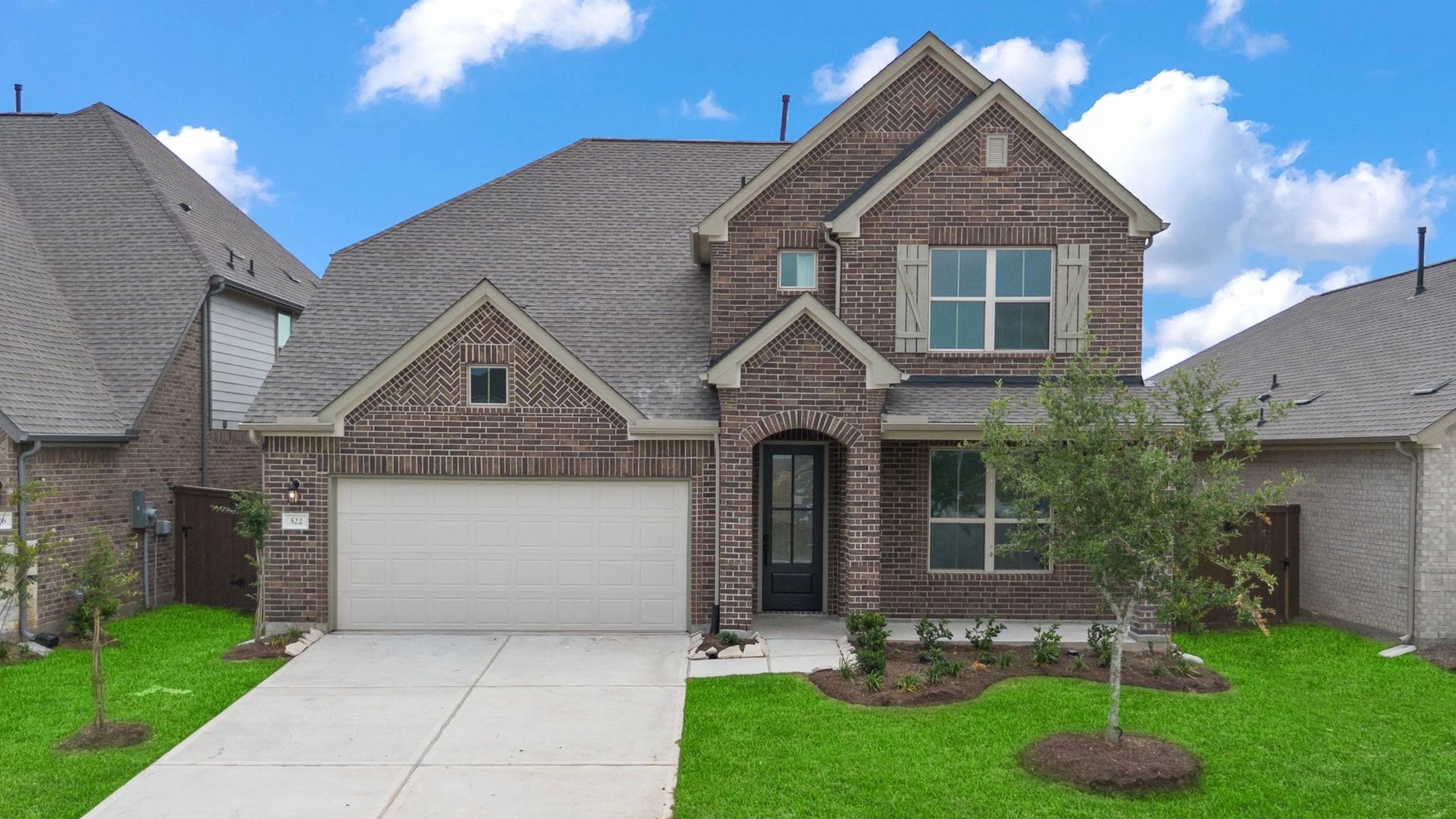 Interior:Welcome home to 522 Steam Bend Way located in the community of Brookewater and zoned to Lamar CISD.