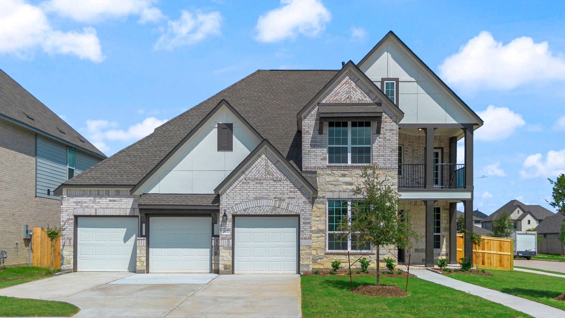 Interior:Welcome home to 1927 Quarry Harbor Drive located in the community of StoneCreek Estates zoned to