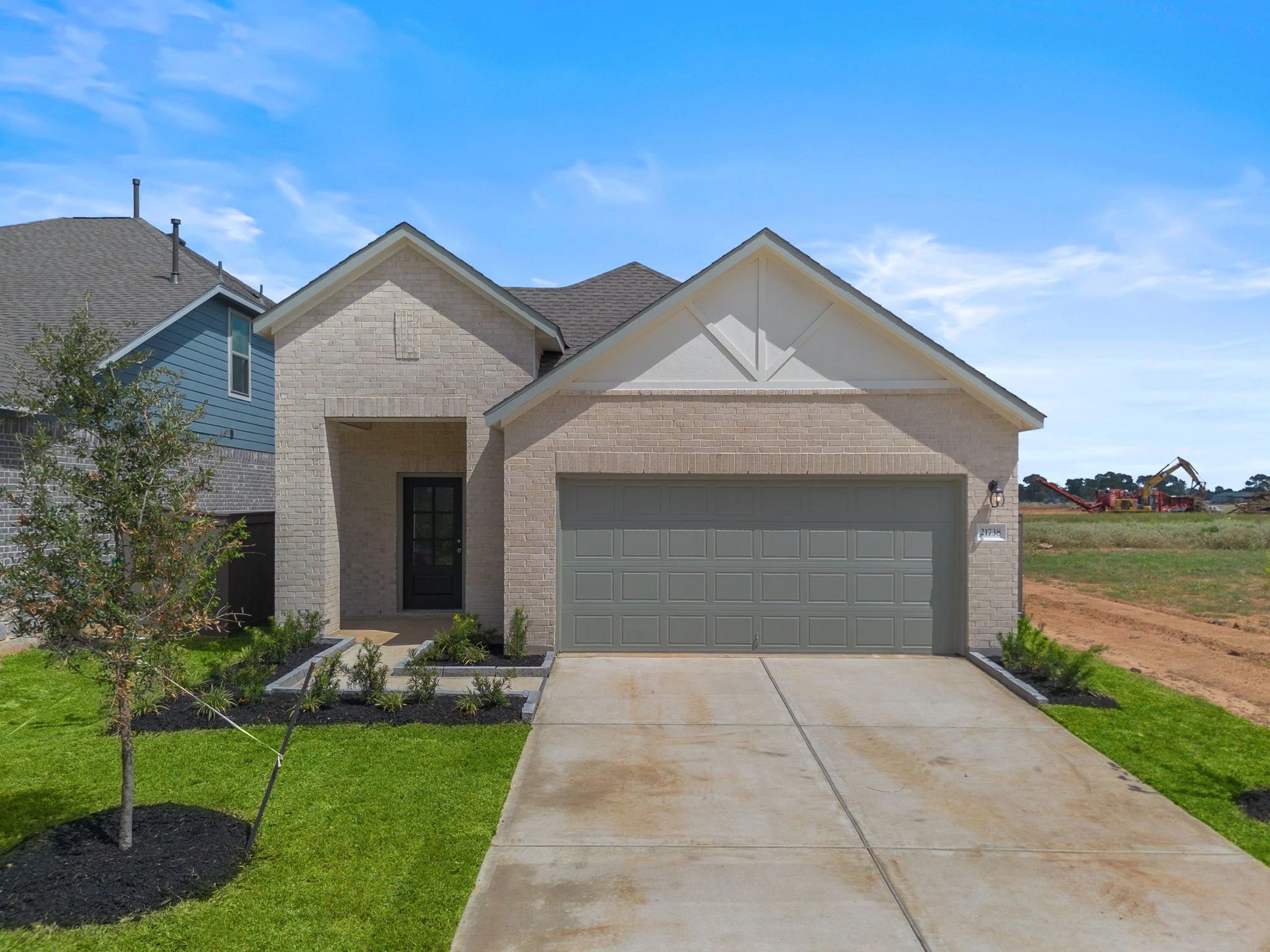 Interior:Welcome home to 21738 Whielden Heights Way located in the community of Emory Glen and zoned to