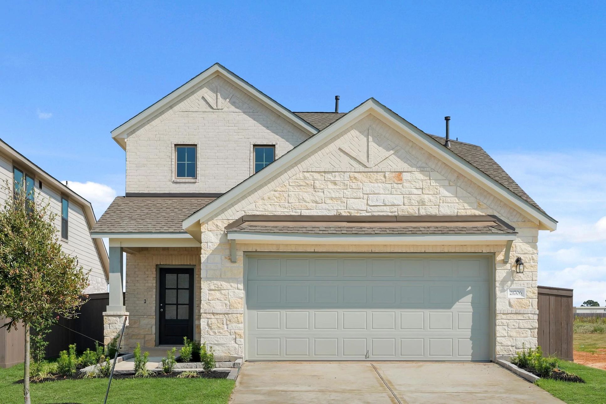 Interior:Welcome home to 21706 Whielden Heights Way located in the community of Emory Glen and zoned to