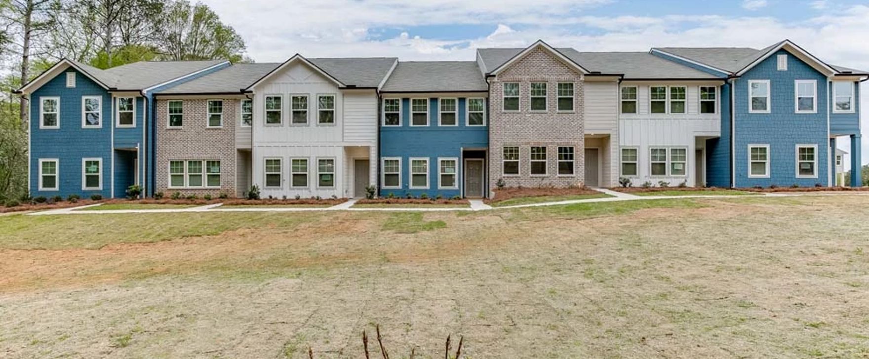 Exterior:Your Streetscapes in Laurelwood by Ashton Woods