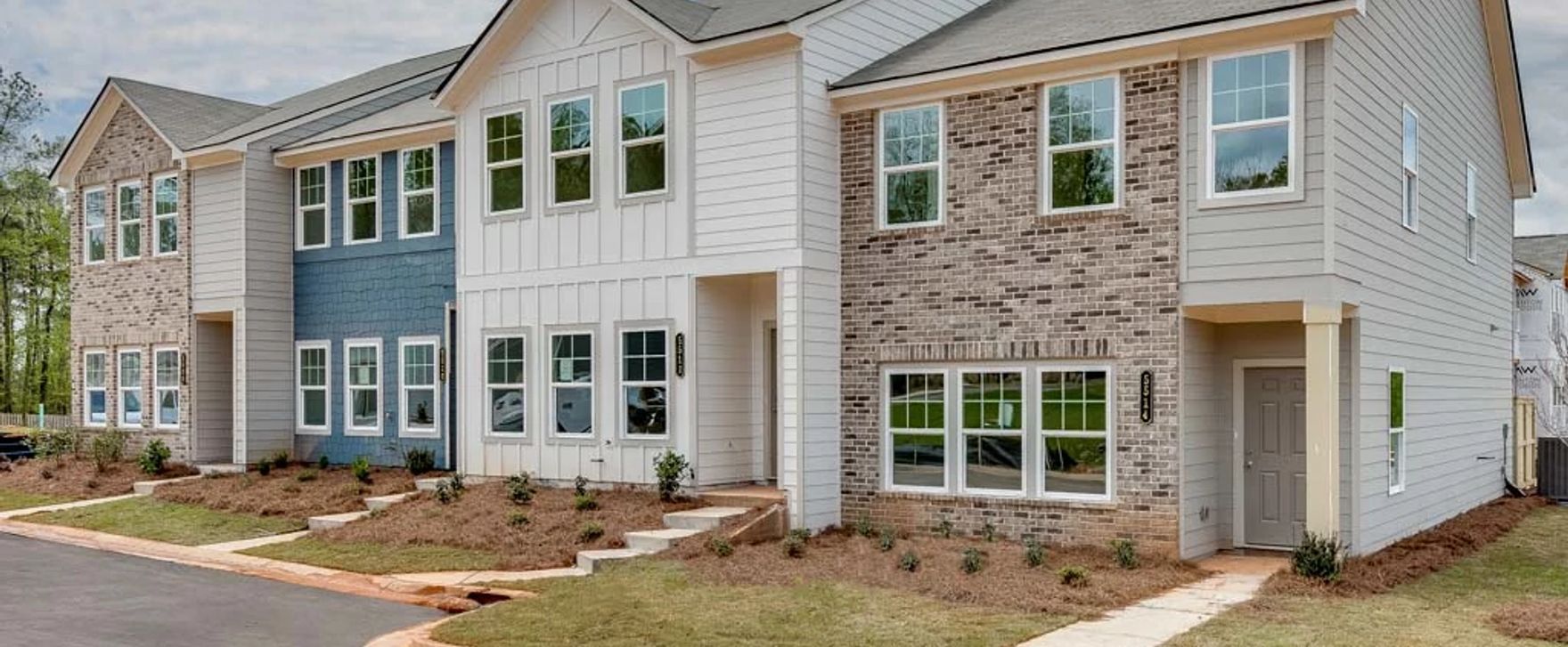 Exterior:Laurelwood streetscape views.