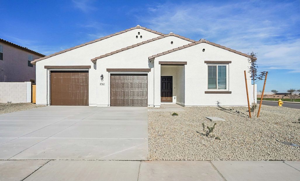 Exterior:Exterior elevation - corner lot