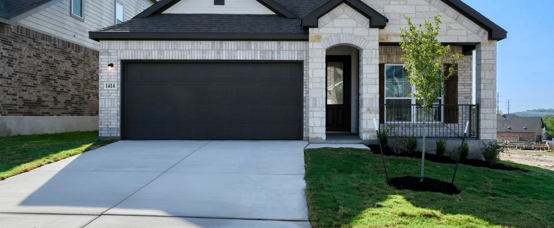 Exterior:Front Elevation