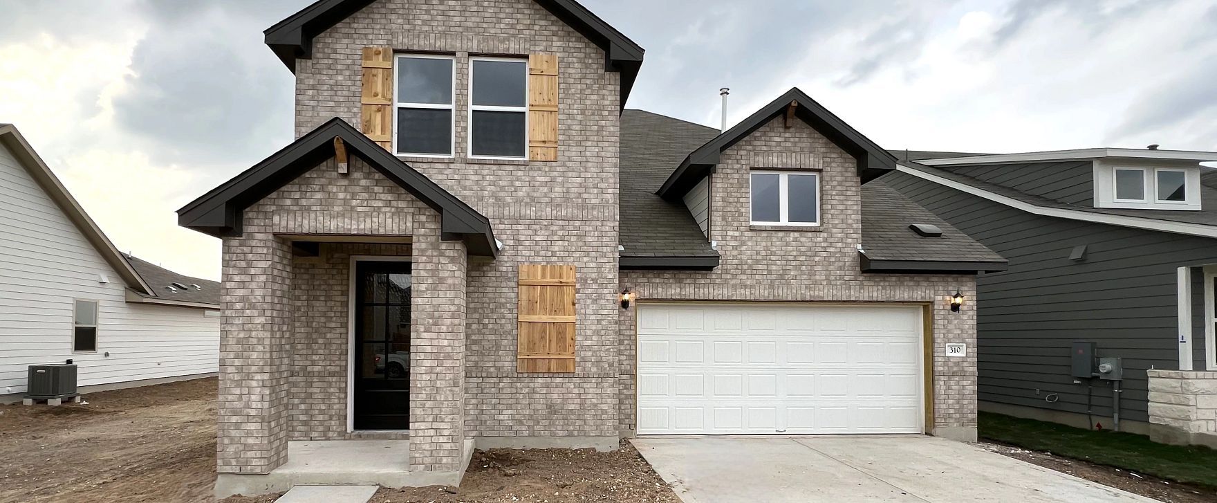 Exterior:Front Exterior