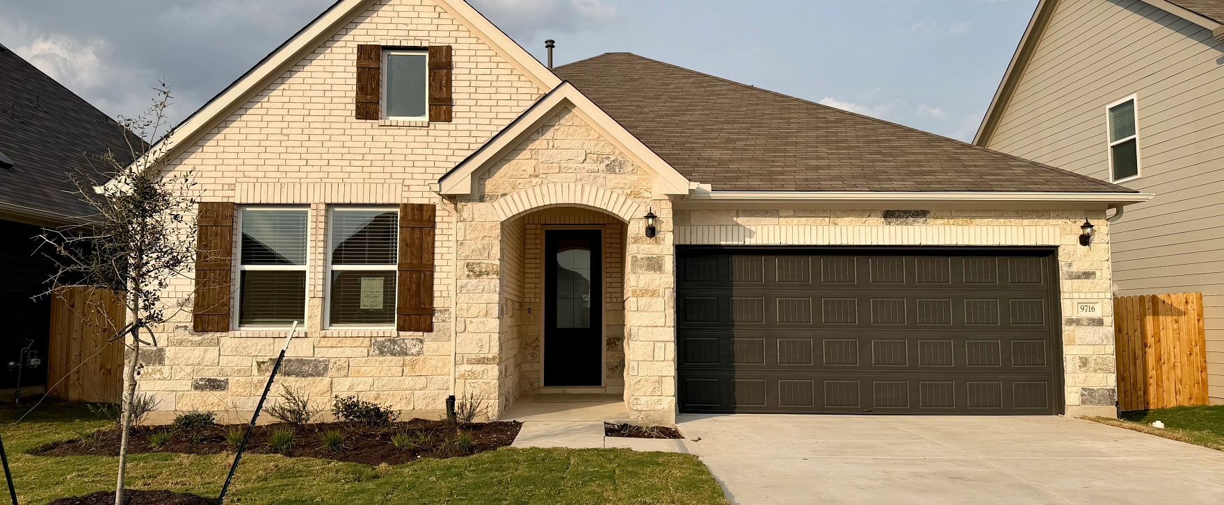 Exterior:Front Exterior