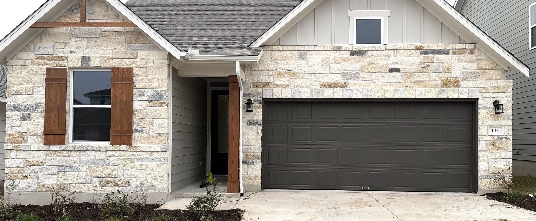 Exterior:Front Exterior