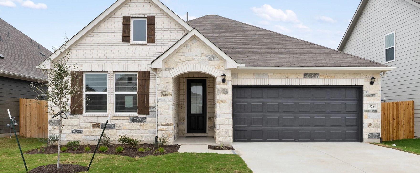 Exterior:Front Exterior