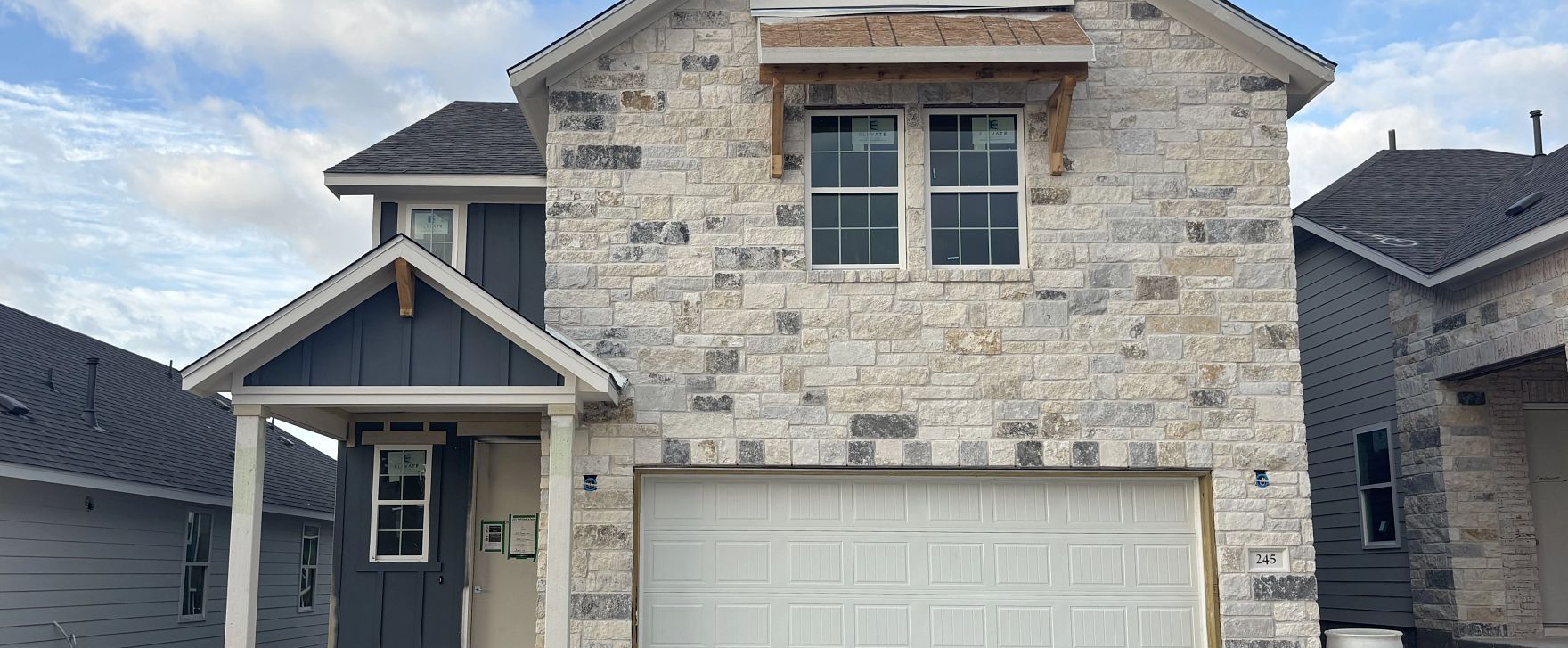 Exterior:Front Exterior