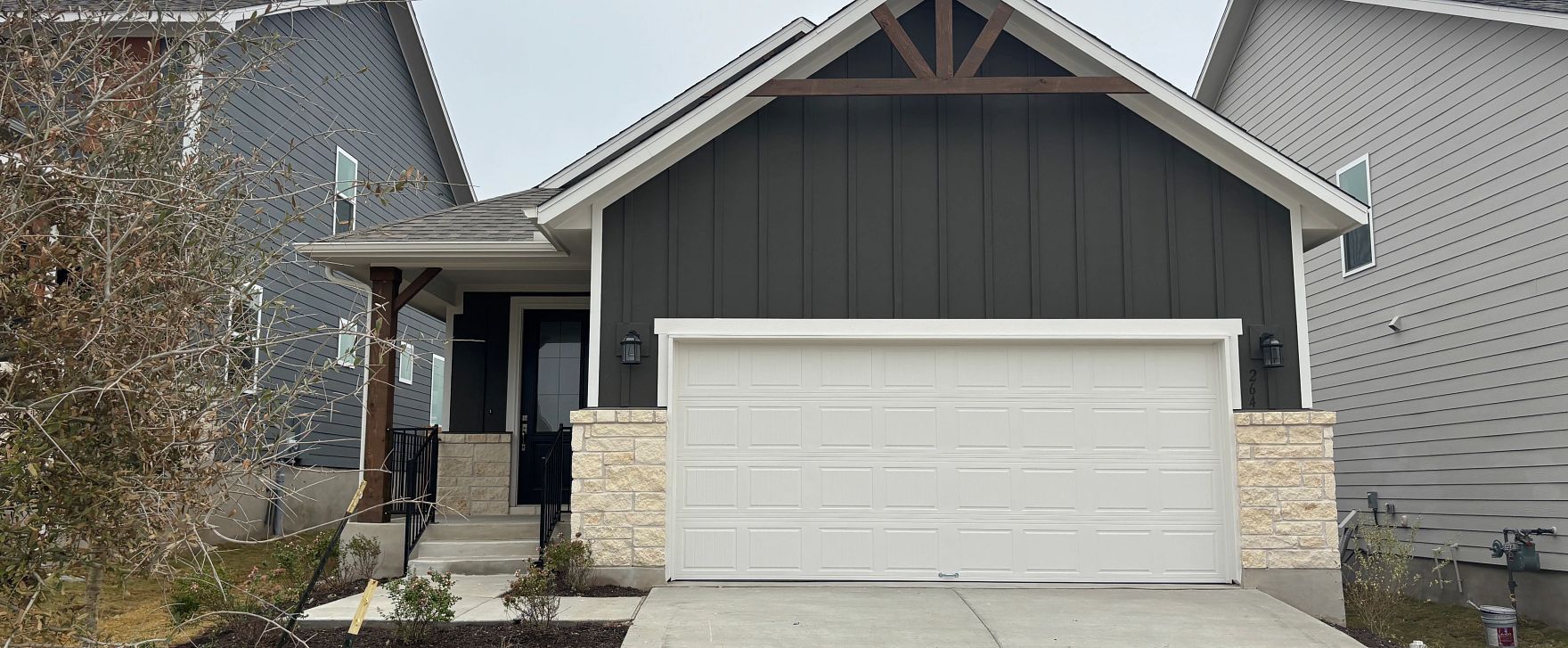 Exterior:Front Exterior