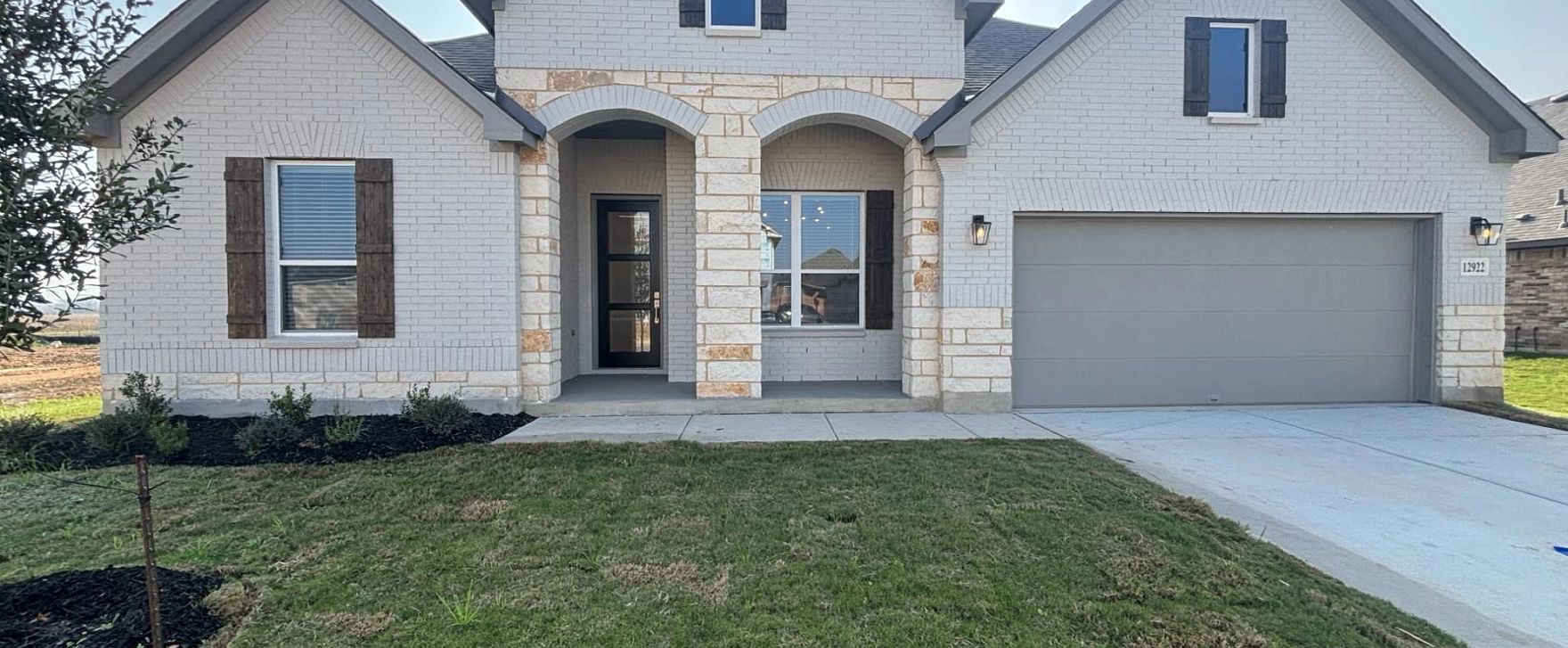 Exterior:Front Elevation