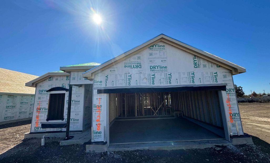 Exterior:Front Elevation