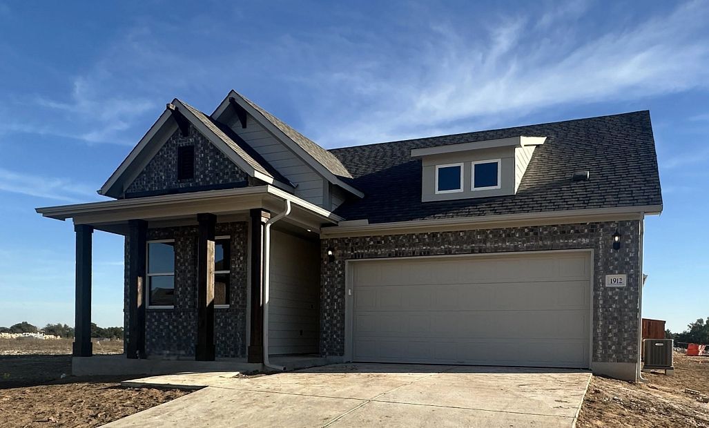 Exterior:Front Exterior