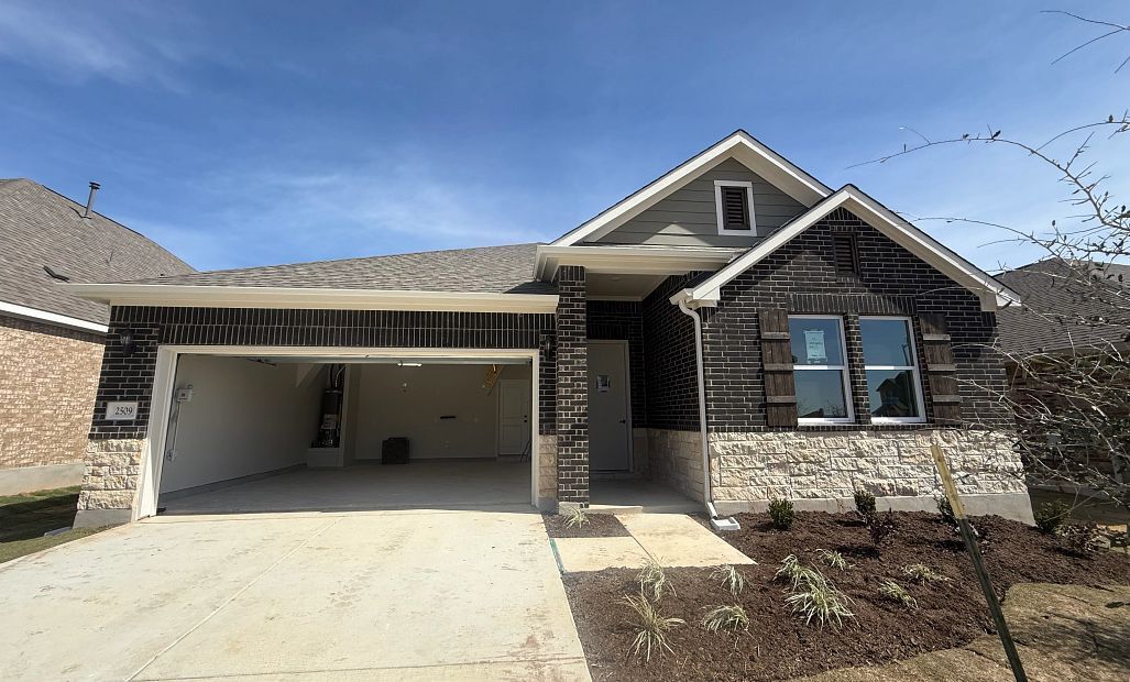 Exterior:Front Exterior