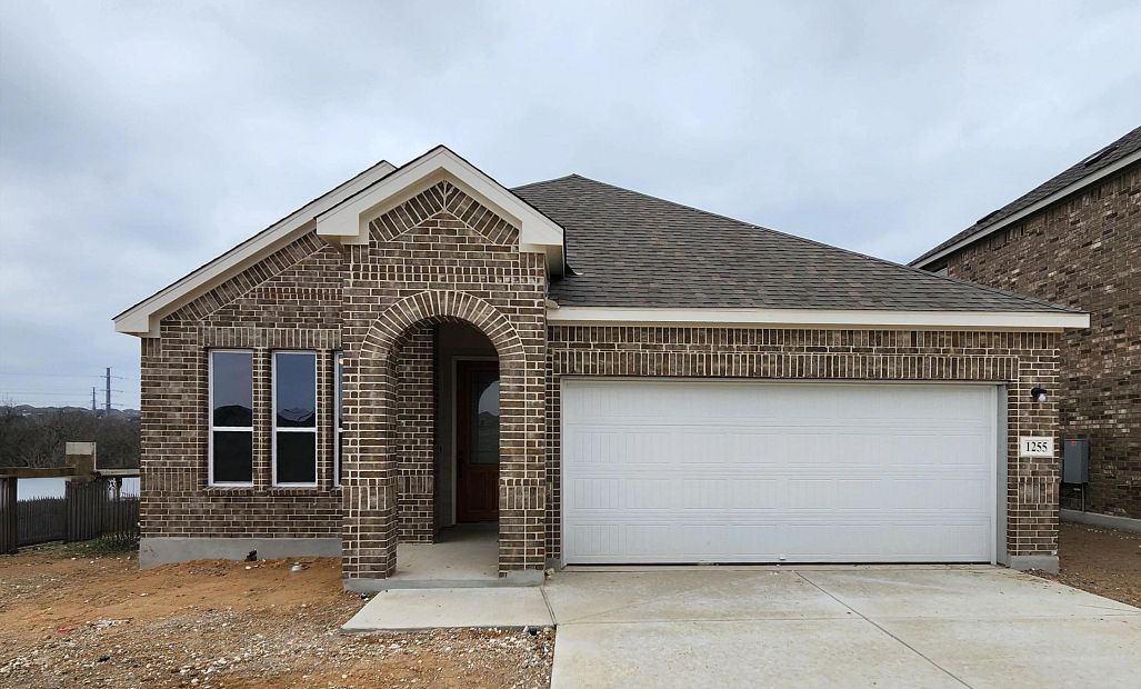 Exterior:Front Elevation