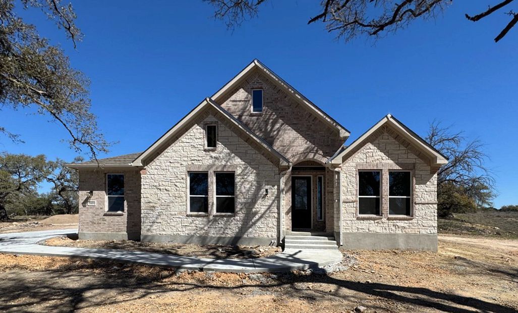 Exterior:Front Elevation