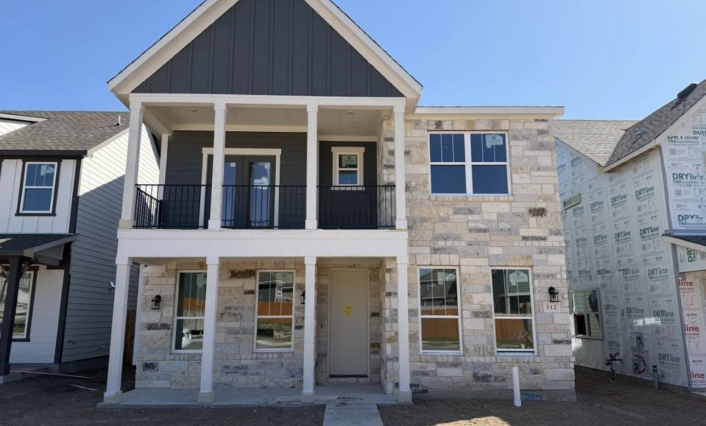 Exterior:Front Exterior