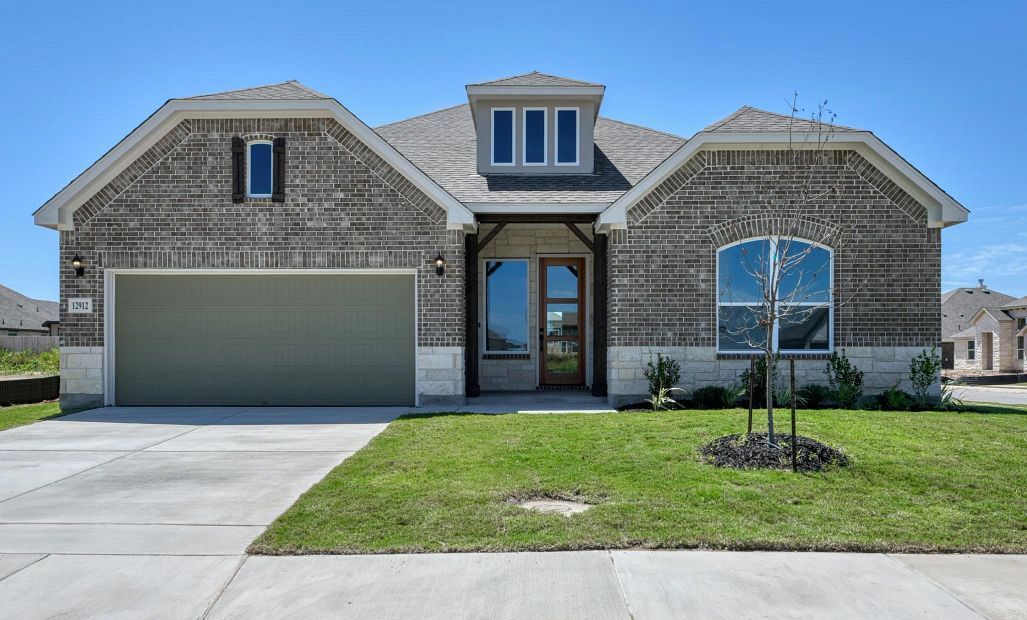 Exterior:Front Elevation