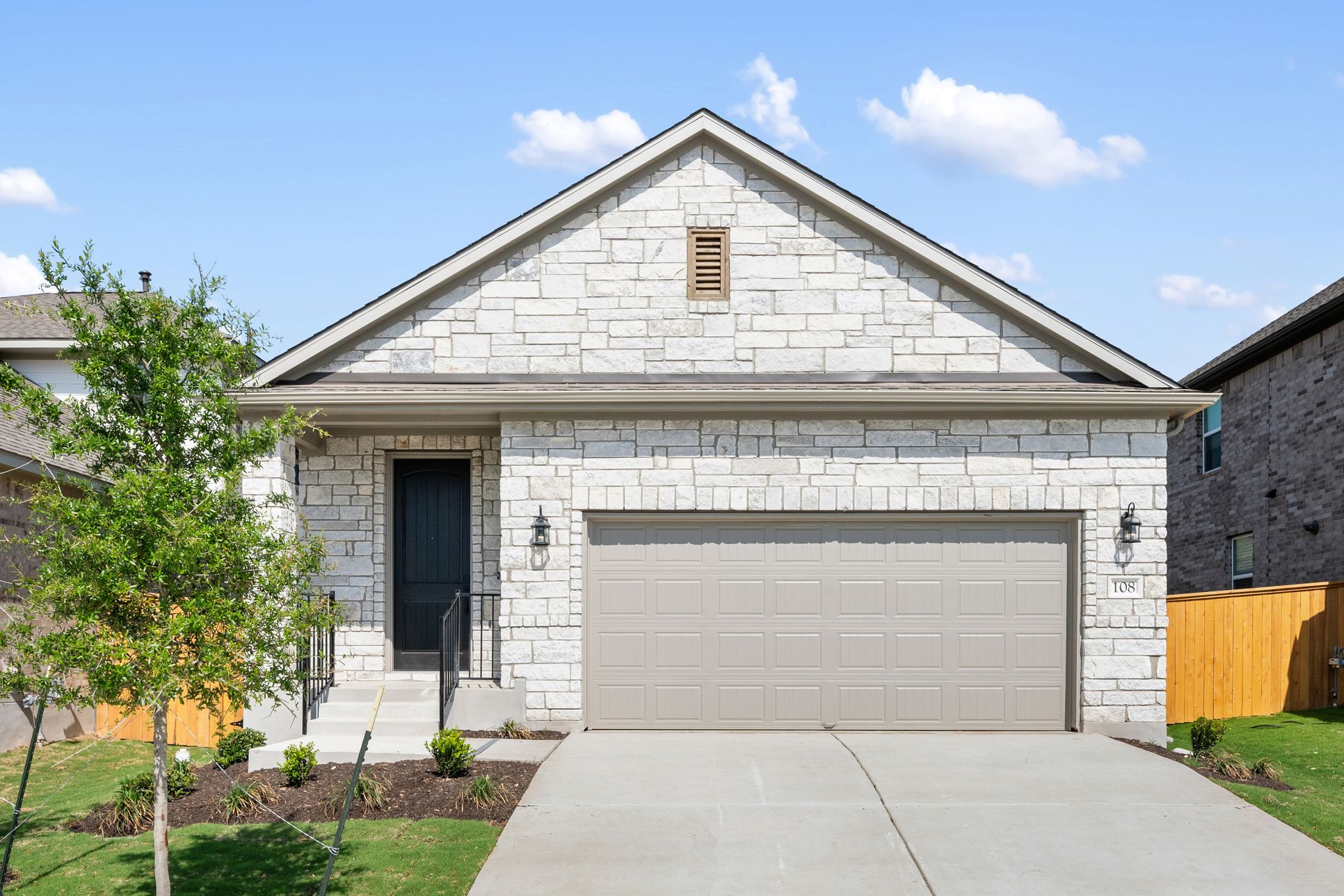 Exterior:Front Exterior