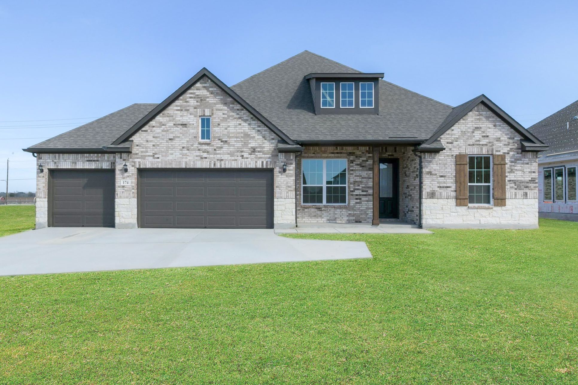 Exterior:Front Elevation
