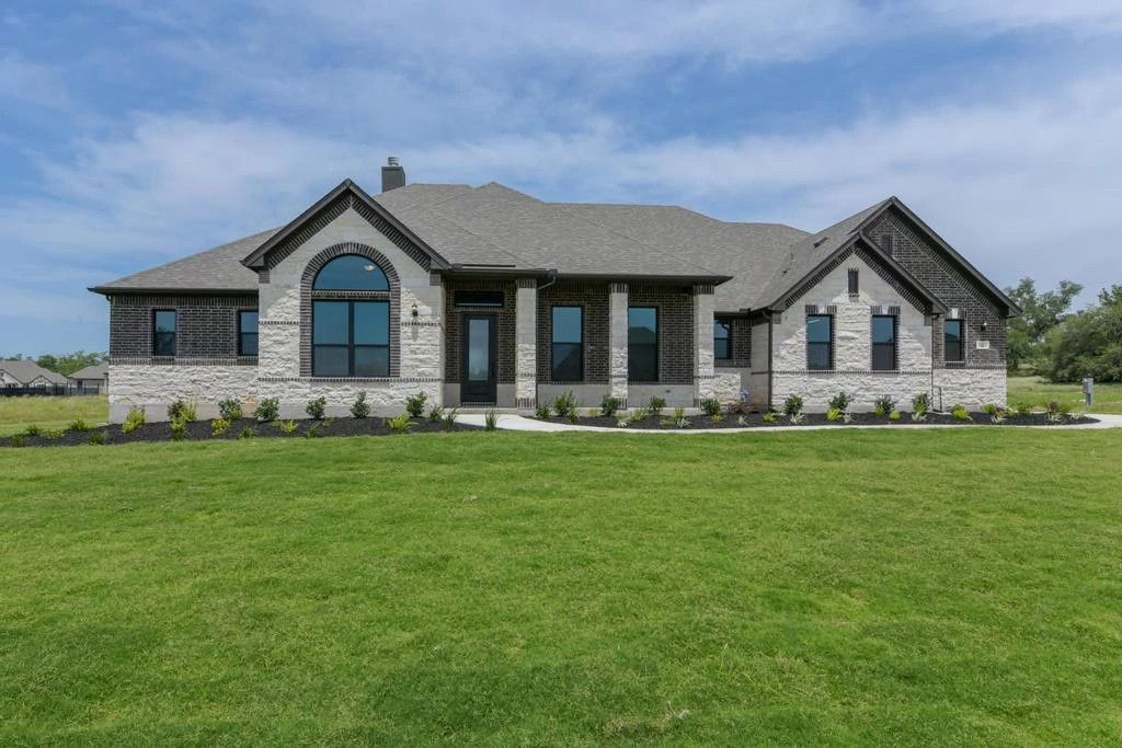 Exterior:Front Elevation