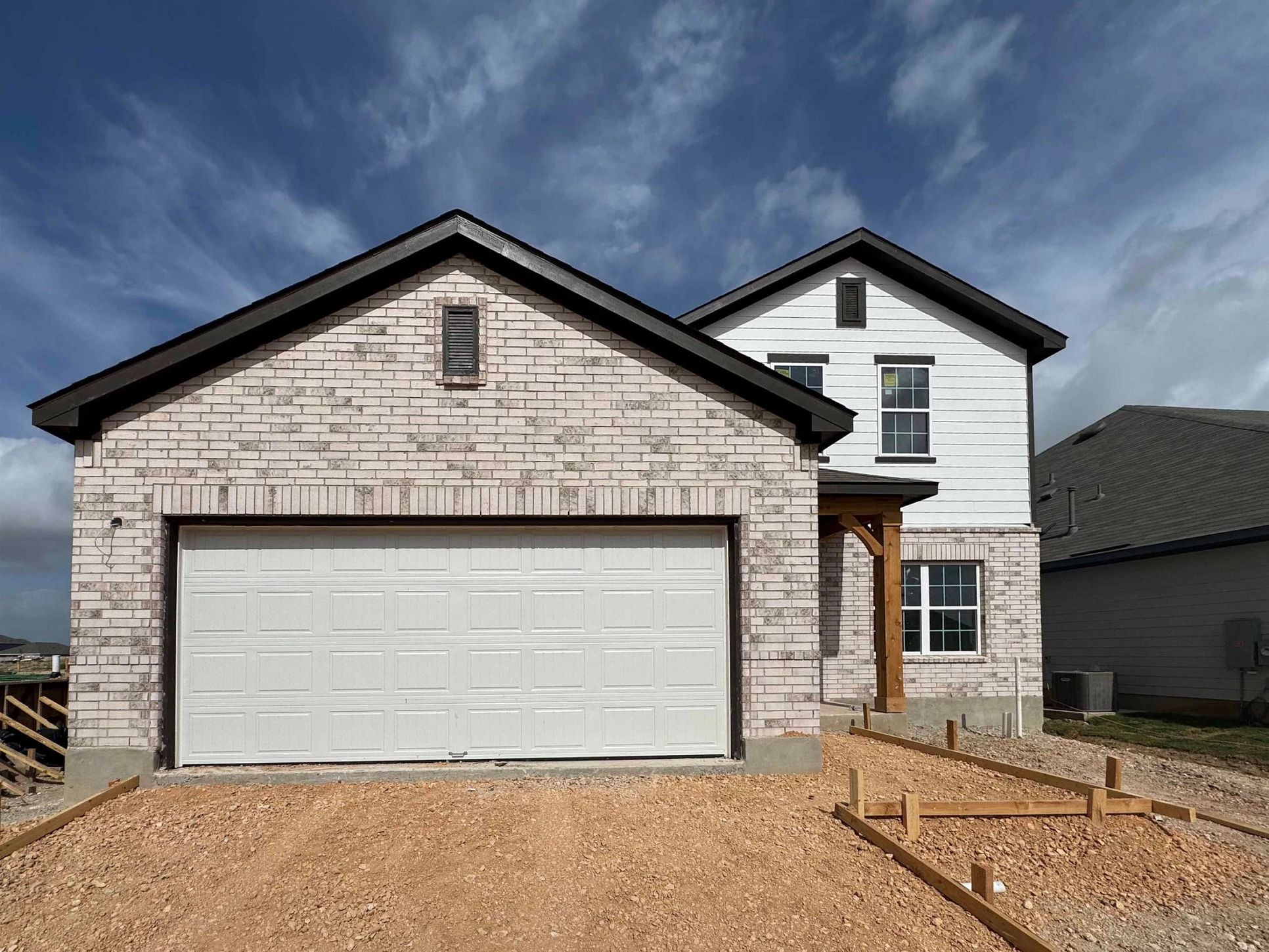 Exterior:Front Elevation