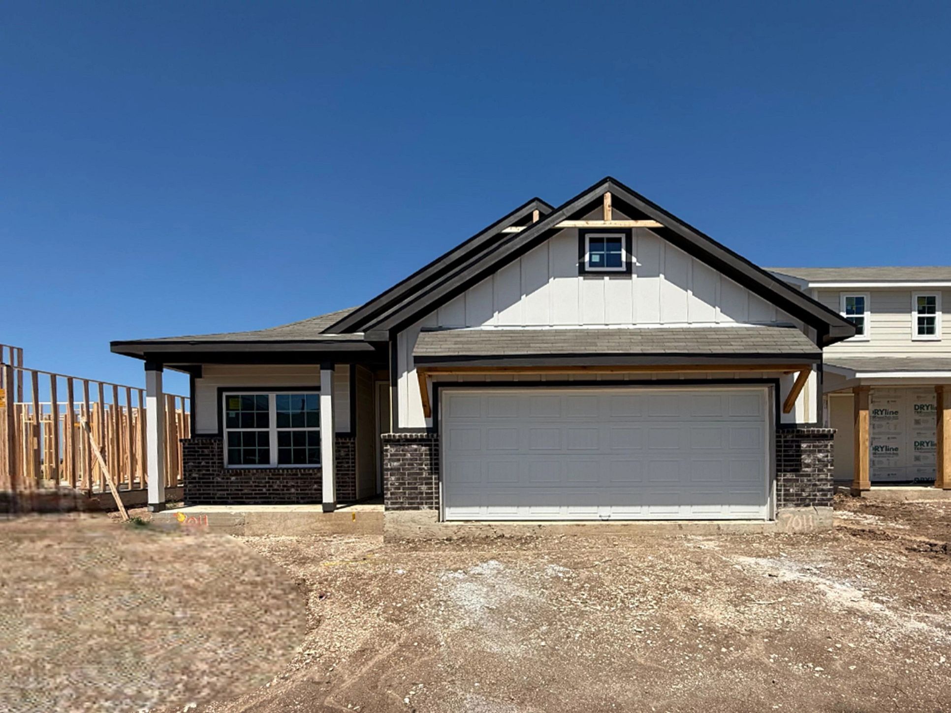 Exterior:Front Elevation
