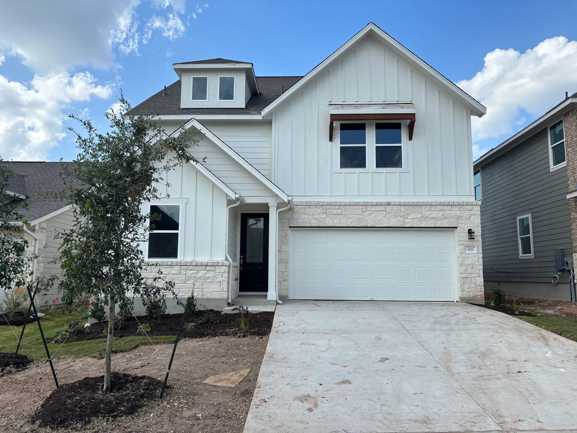 Exterior:Front Exterior