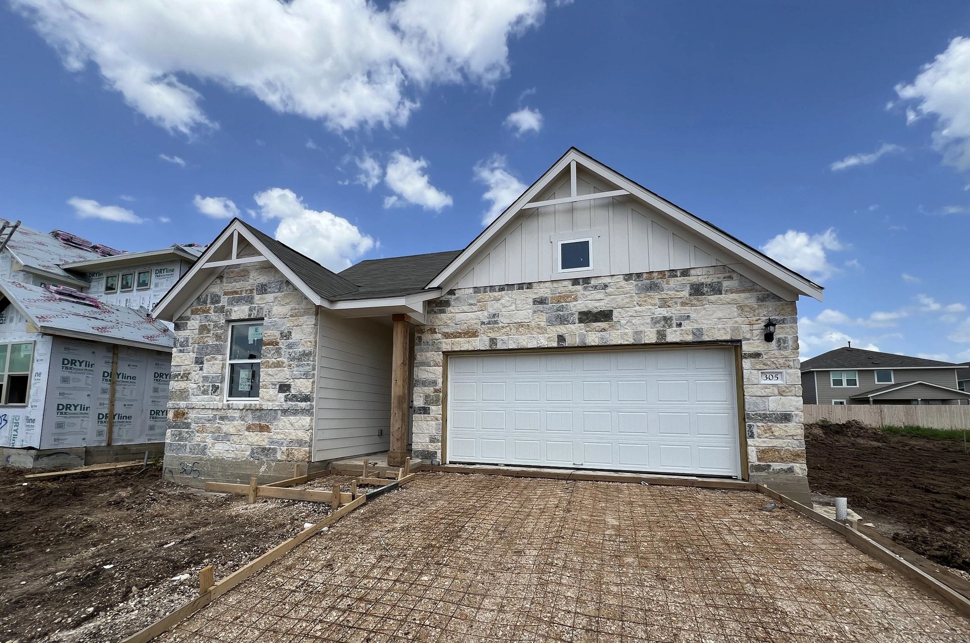 Exterior:Front Exterior