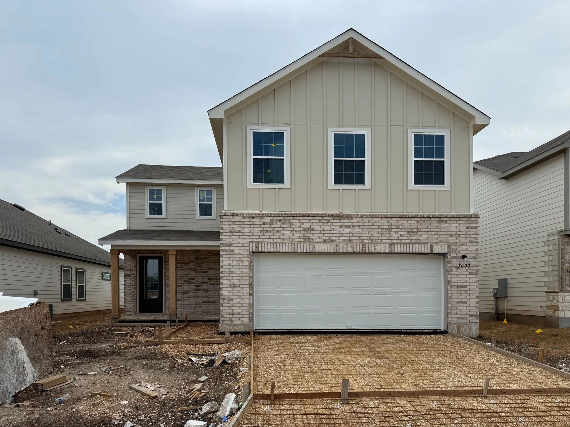 Exterior:Front Elevation