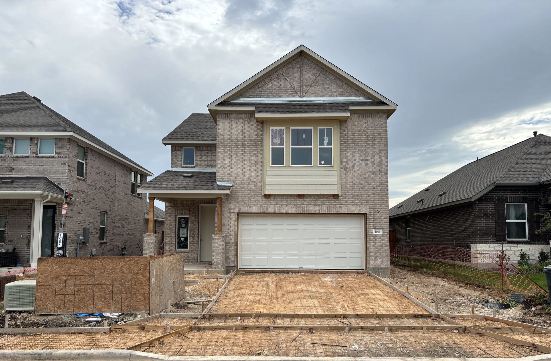 Exterior:Front Exterior