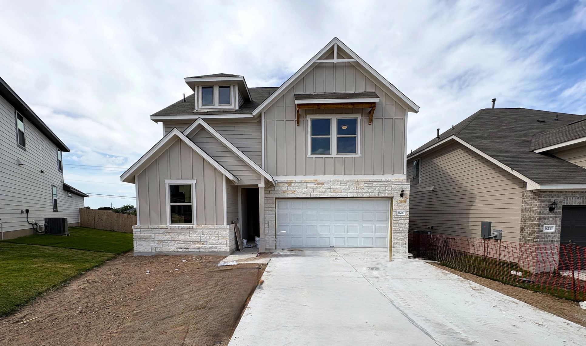 Exterior:Front Exterior