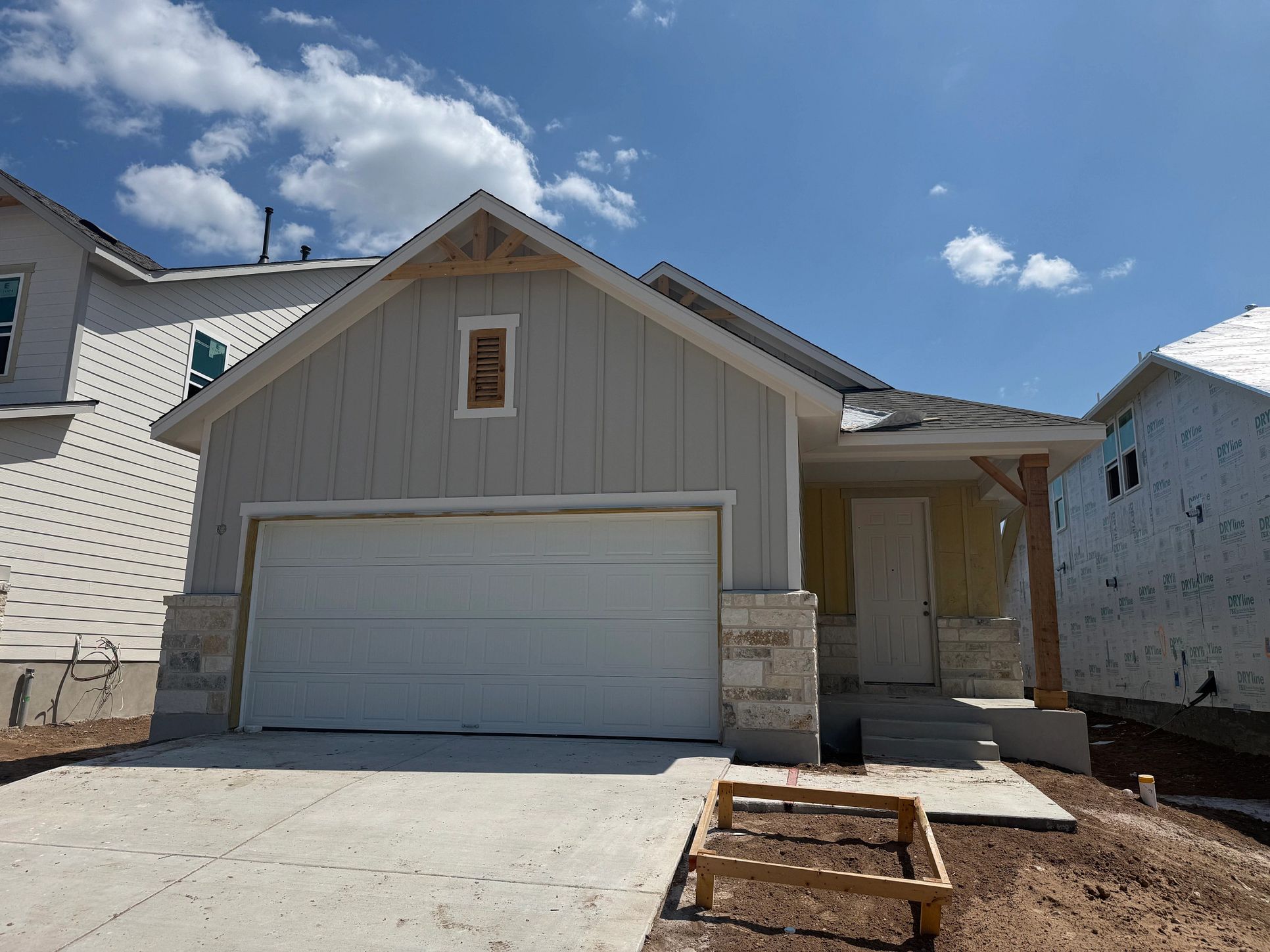 Exterior:Front Exterior