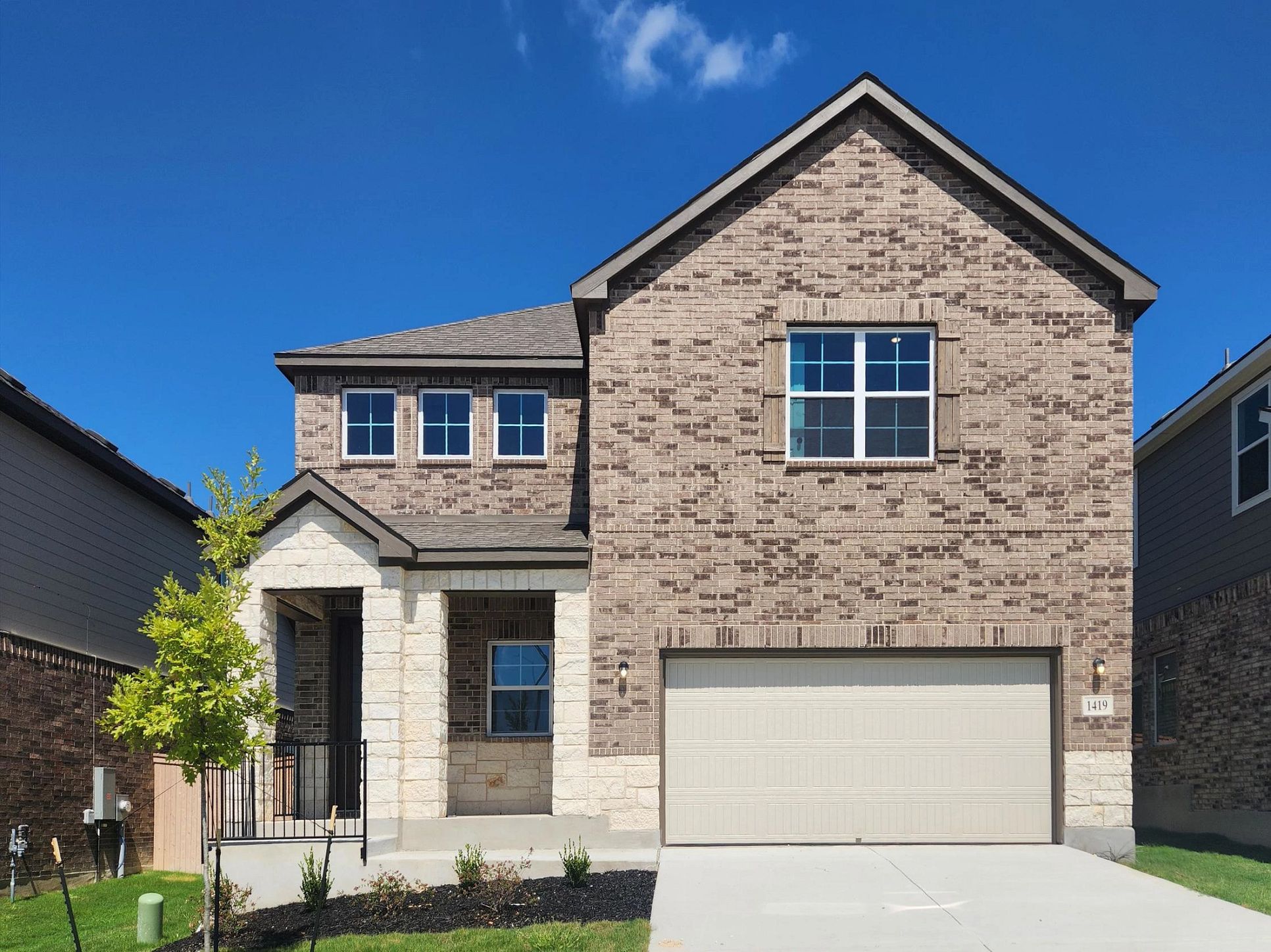 Exterior:Front Elevation