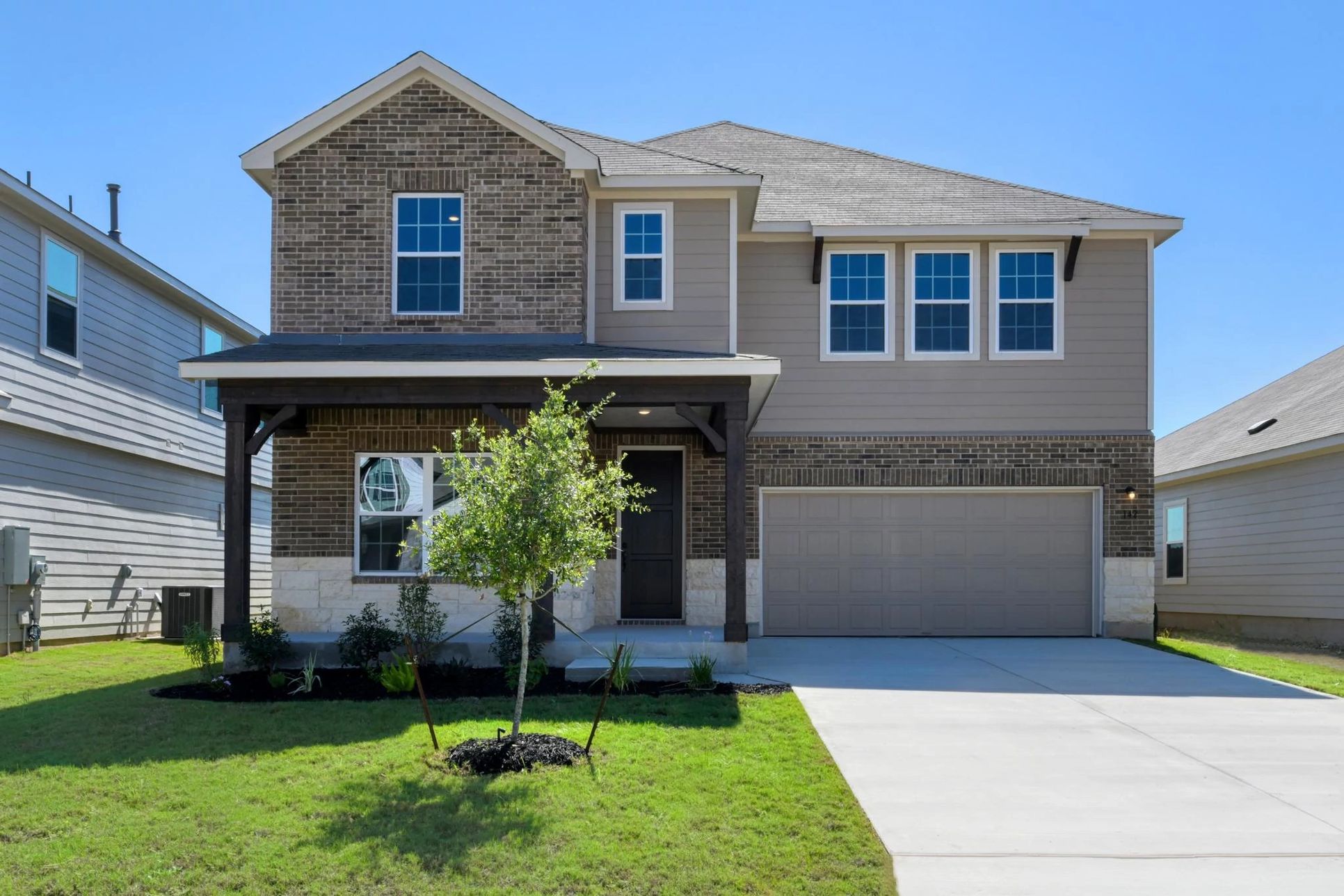 Exterior:Front Elevation