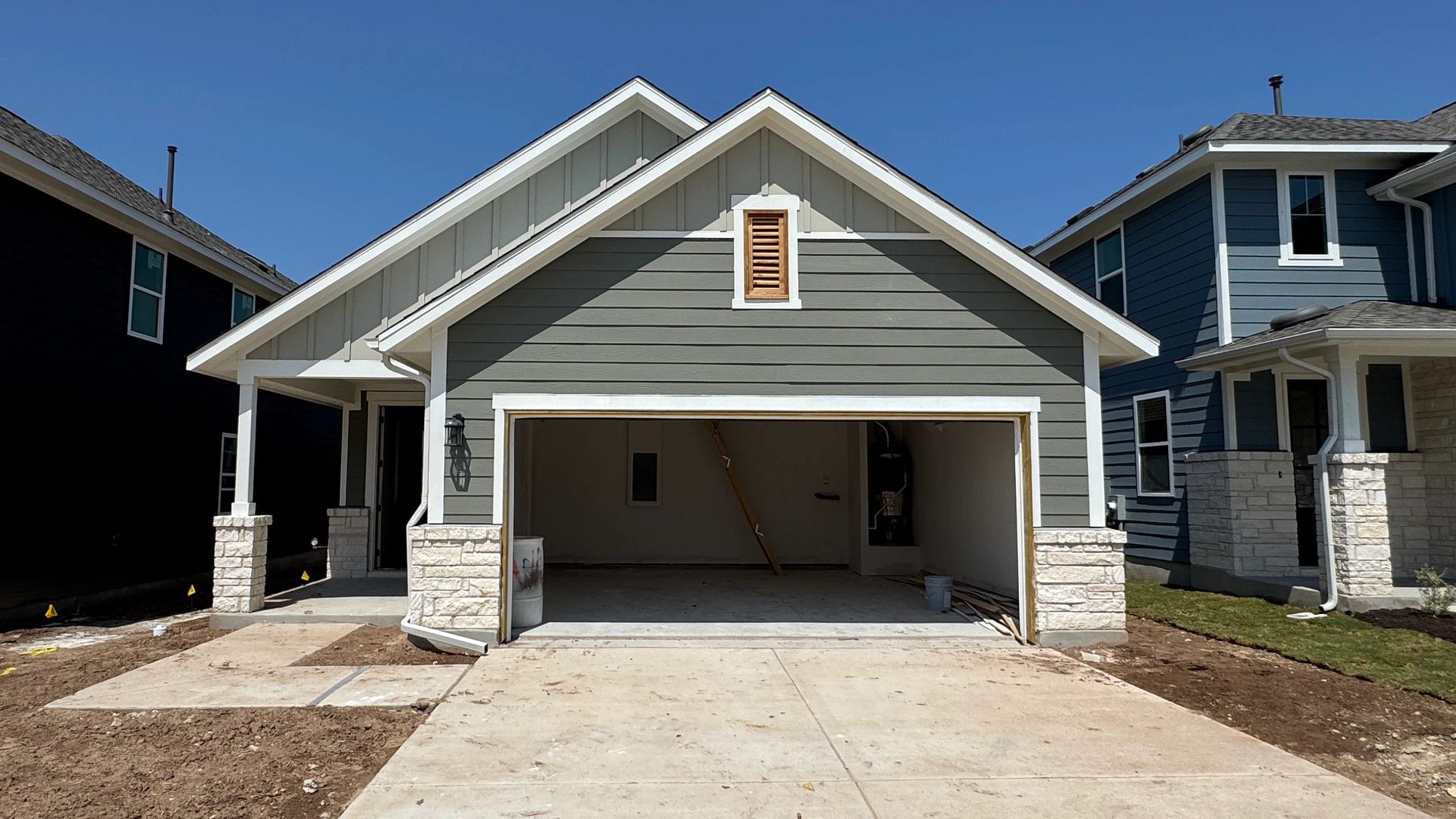 Exterior:Front Exterior
