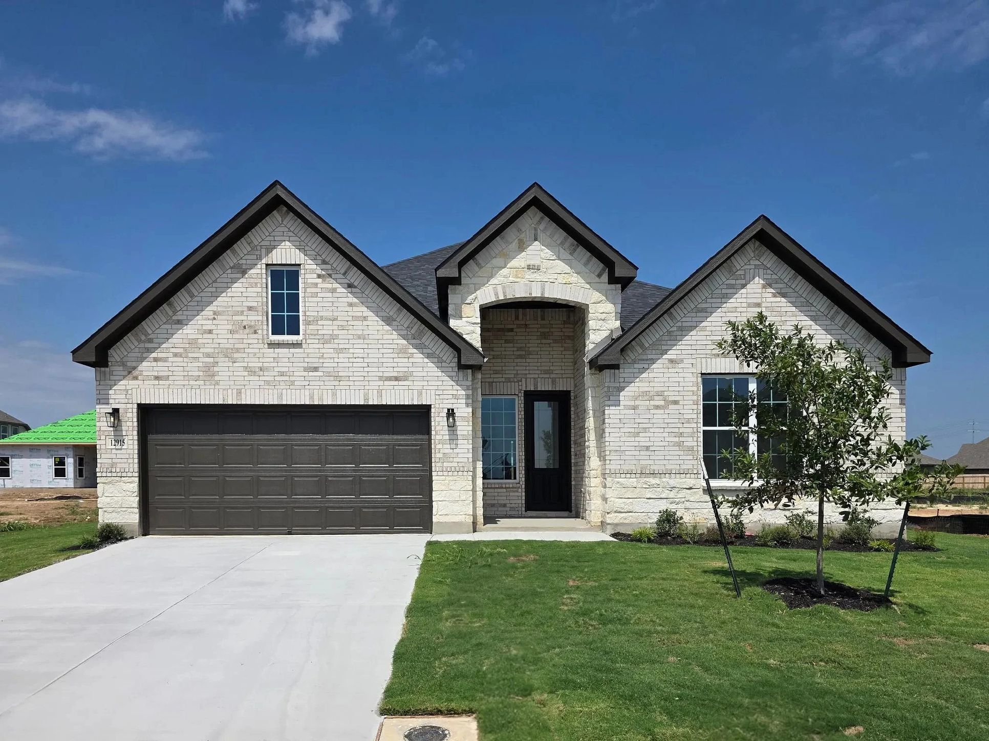 Exterior:Front Elevation