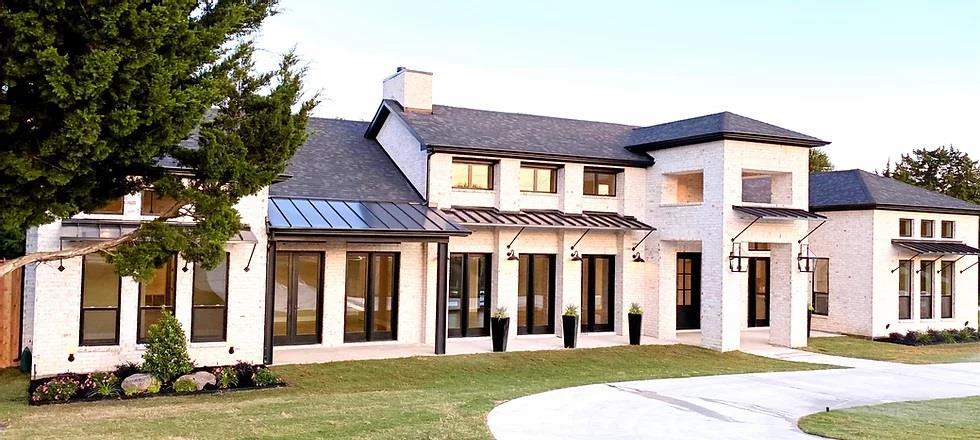 Augusta Custom Homes,75202