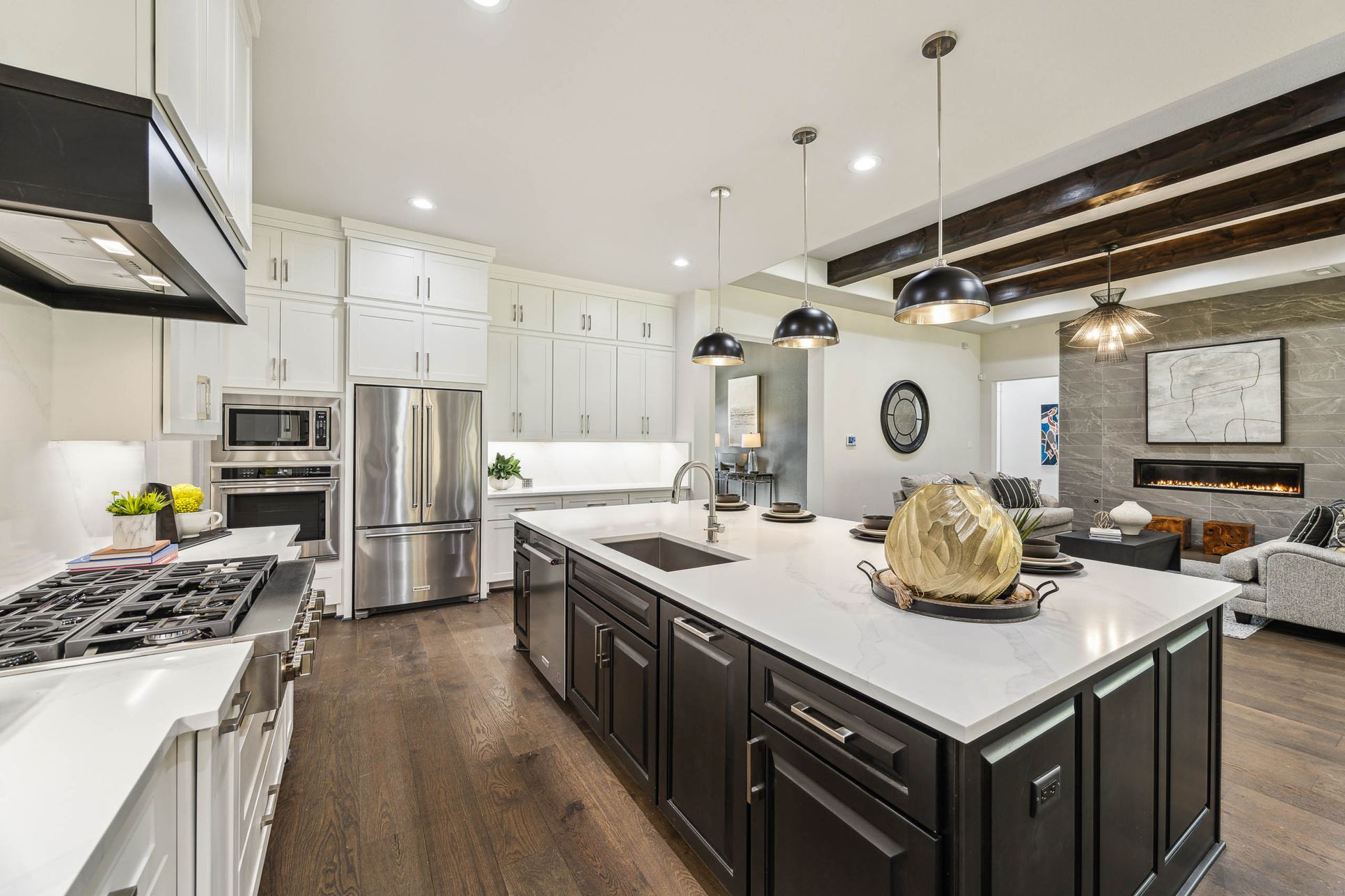 Sierra Classic Custom Homes,77494