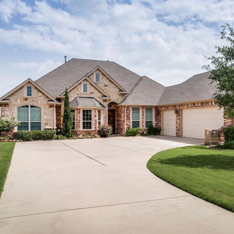 B&J Custom homes,75104