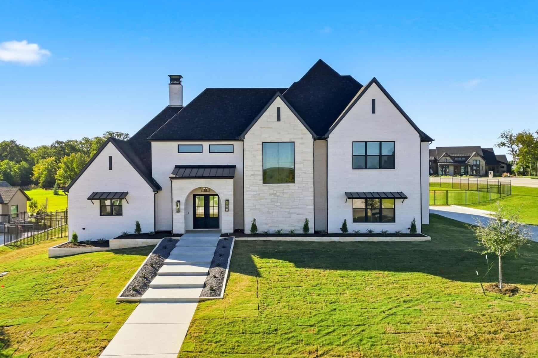 BC Custom Homes,76182