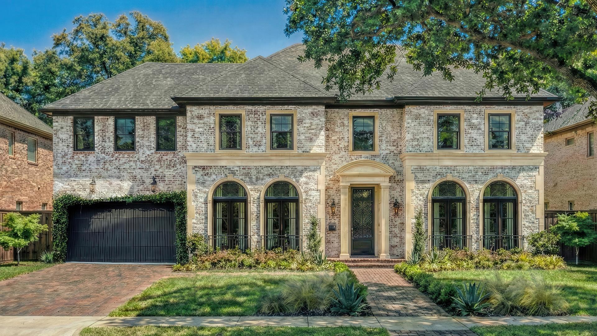 5811 Lake Street,77005