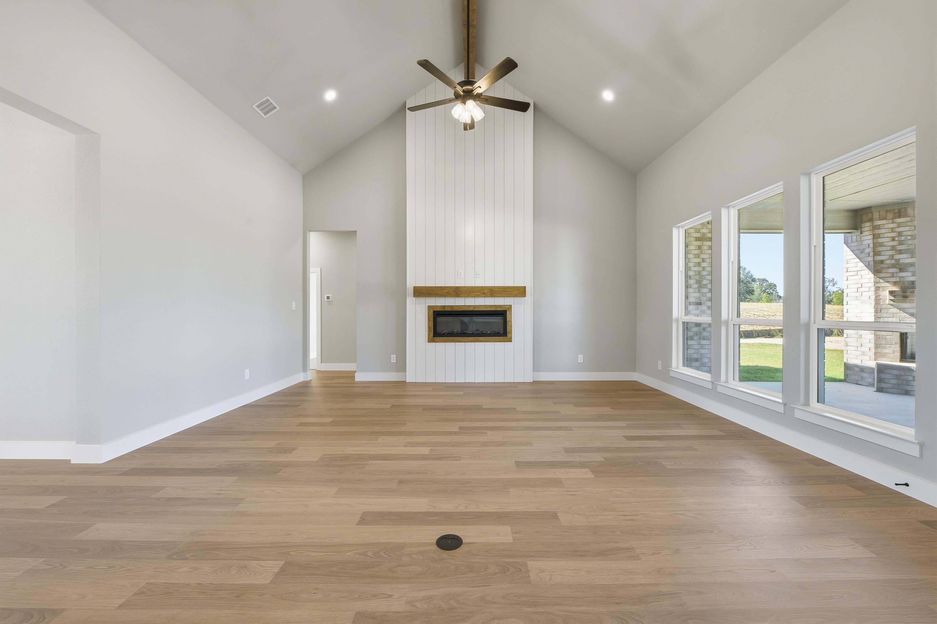 Mcbee Homes 1024 Silver Sage,76179