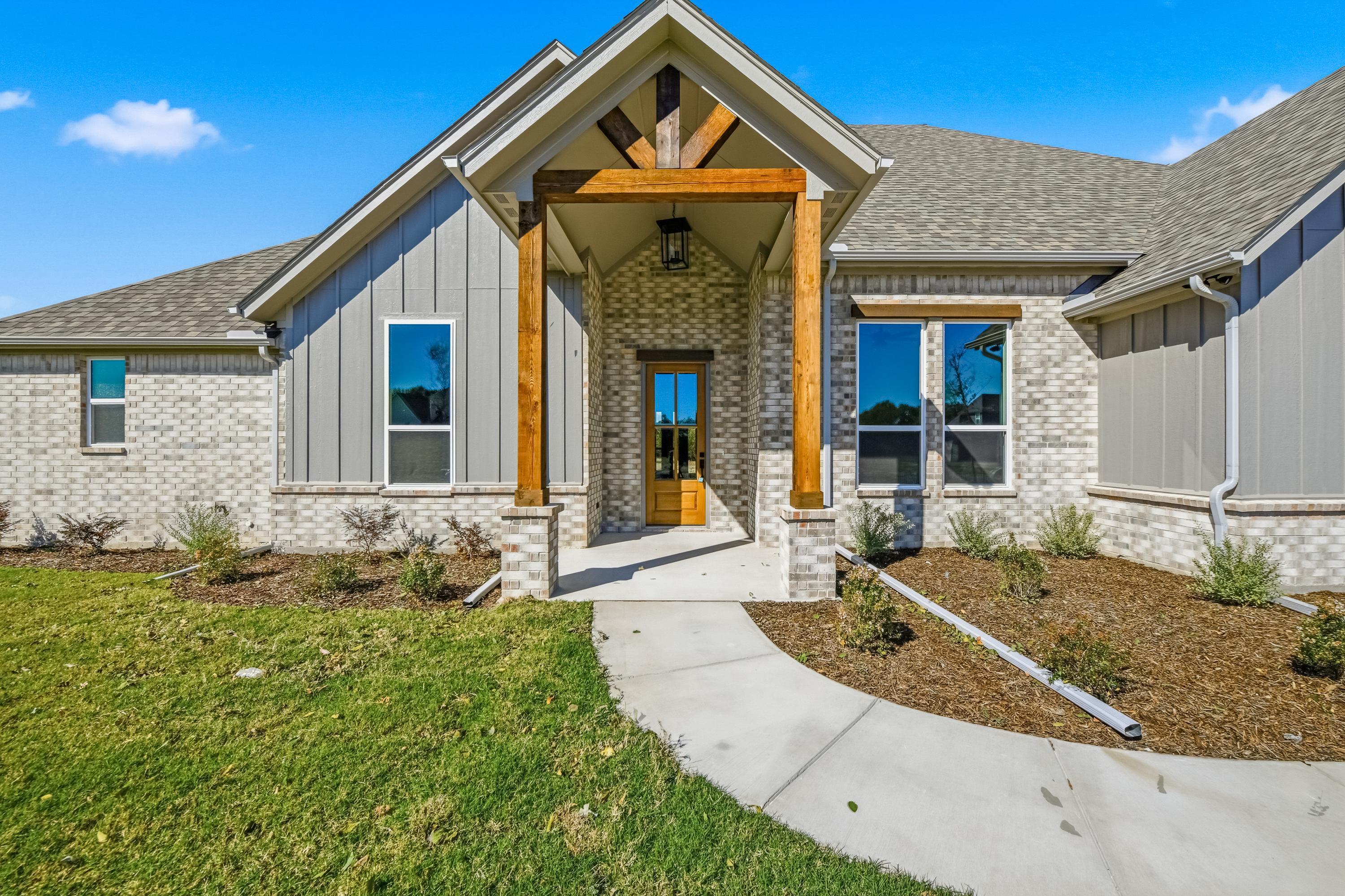 Mcbee Homes 1024 Silver Sage,76179